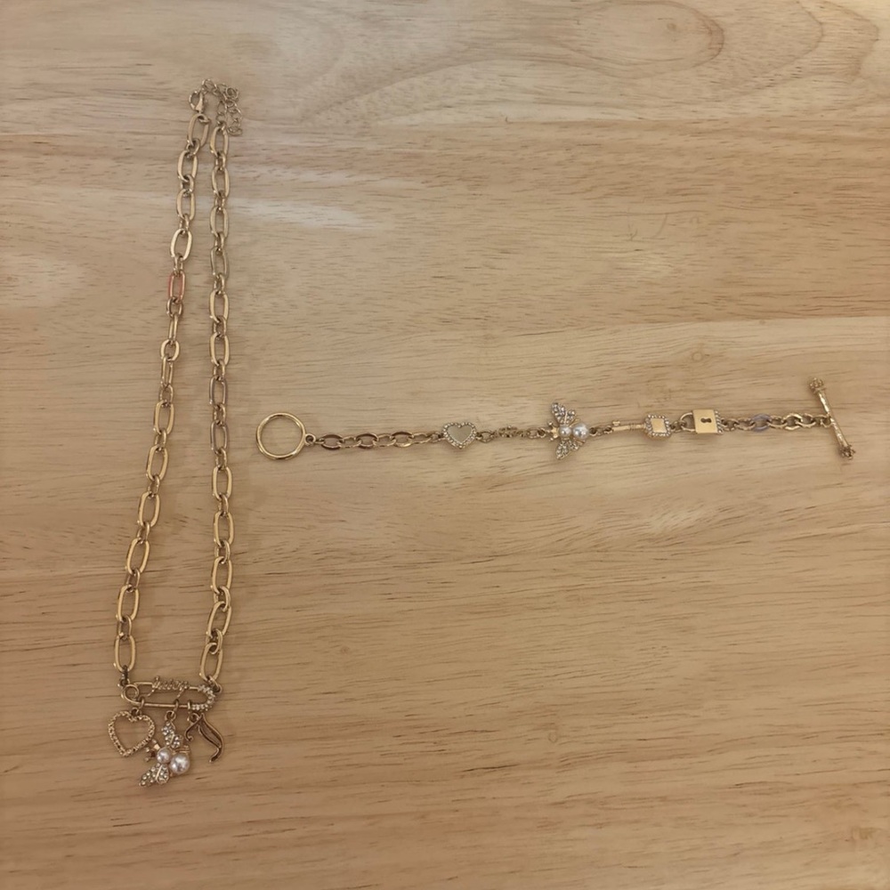 Juicy Couture necklace & bracelet set